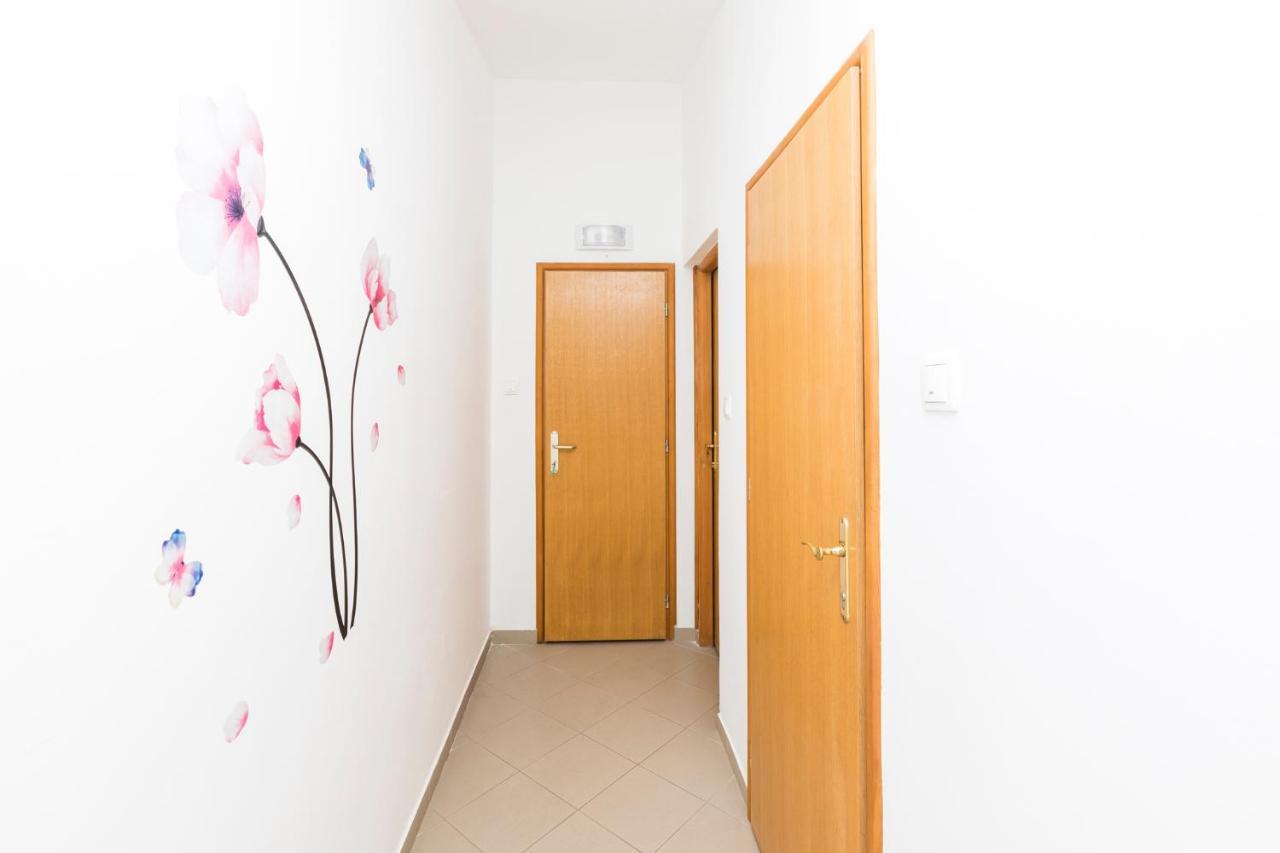 Apartmani I Soba Roberto I Mirjana Valun Luaran gambar