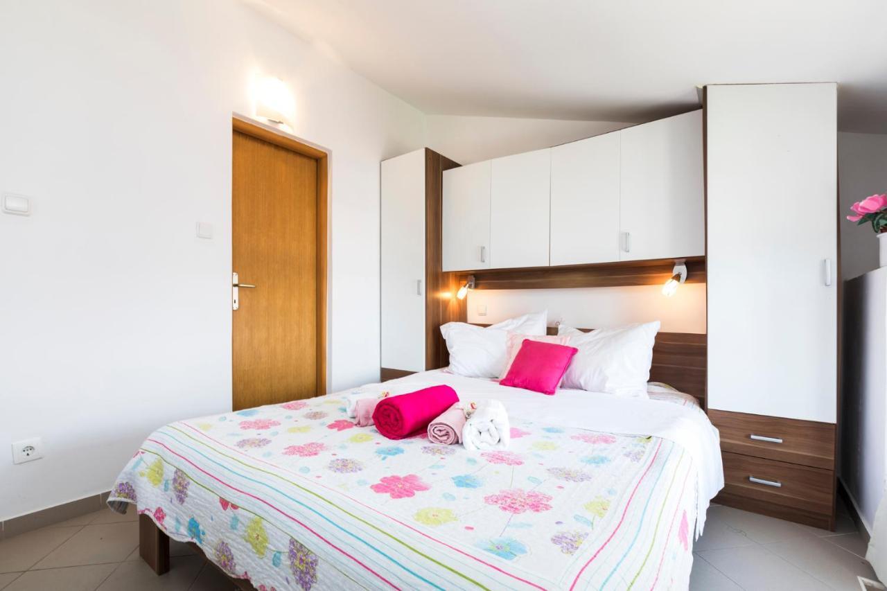 Apartmani I Soba Roberto I Mirjana Valun Luaran gambar