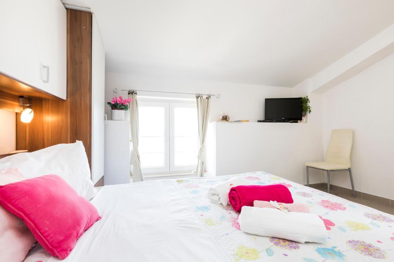 Apartmani I Soba Roberto I Mirjana Valun Luaran gambar