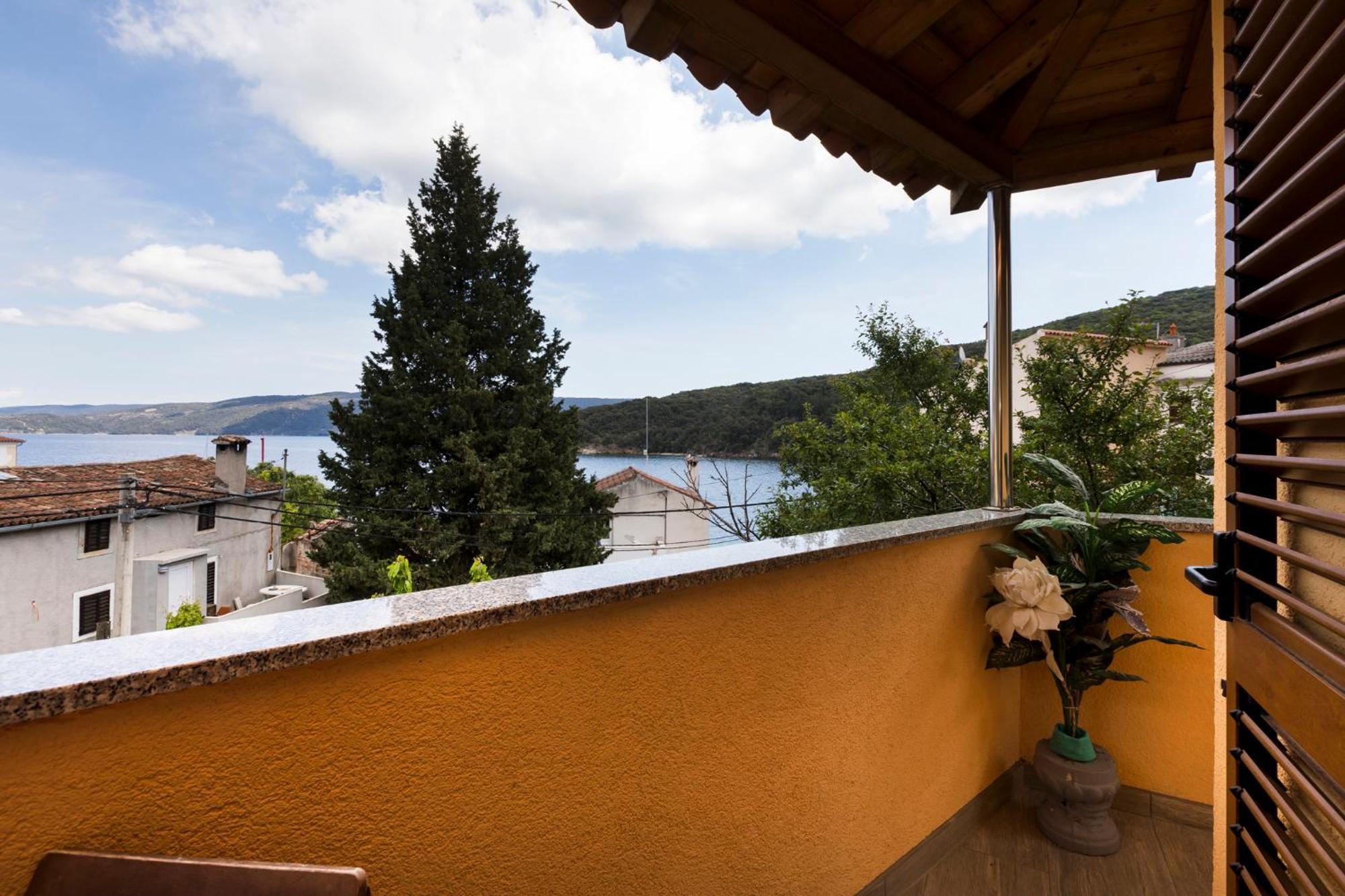 Apartmani I Soba Roberto I Mirjana Valun Luaran gambar